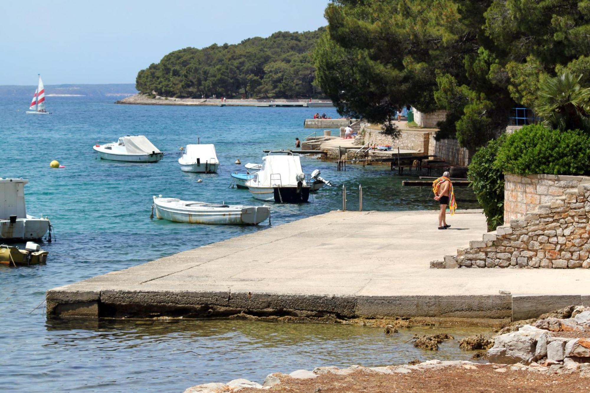 Apartments And Rooms With Parking Space Mali Losinj Exterior photo